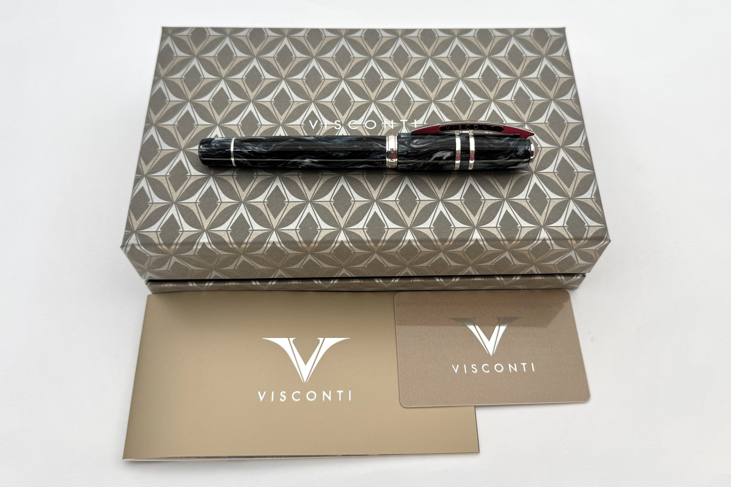 ViscontiLEHomoSapiensDarkSapphireFPp_C